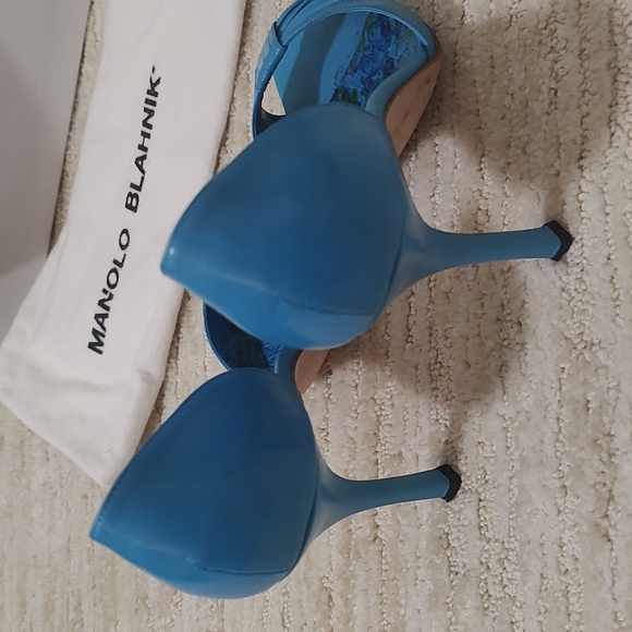 Manolo Blahnik Electric Blue Open Toe Stiletto Heel Rosettado Sandals Size 38 - Picture 8 of 13